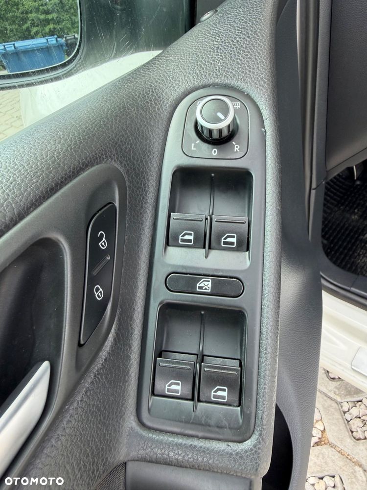 Volkswagen Golf - 23