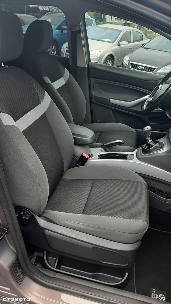 Ford Kuga 2.0 TDCi 2x4 Champions Edition - 17
