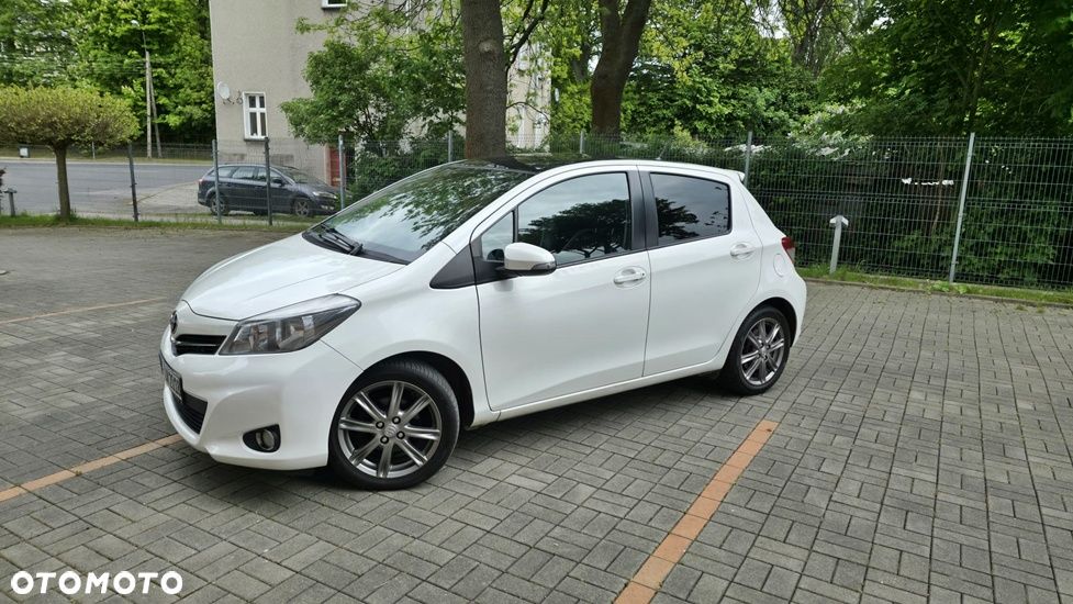Toyota Yaris 1.33 Premium - 6