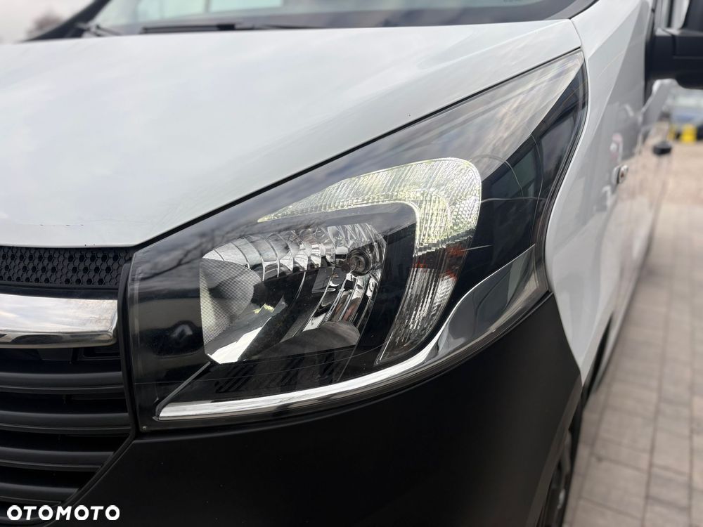 Opel Vivaro 1.6 Diesel Long Klimatyzacja Nawigacja Kamera - 9