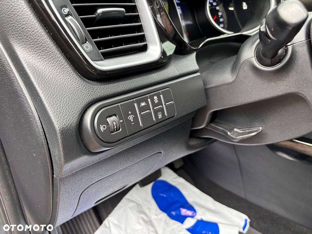 Kia Ceed 1.6 CRDi (48V Mild-Hybrid) DCT7 Platinum - 24