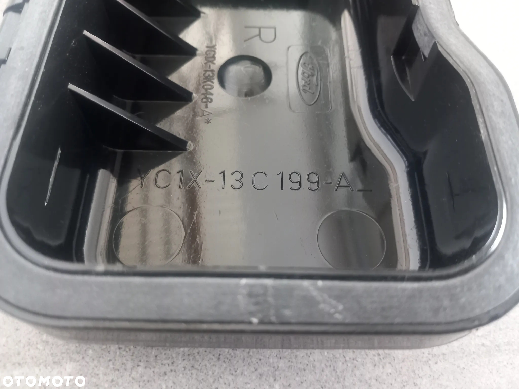 Pokrywa reflektora prawego Ford Transit 2000-2006 1102437 - 2