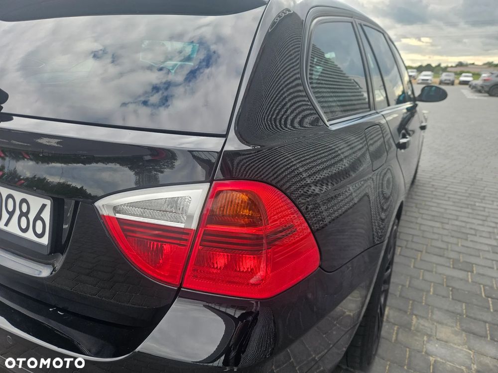 BMW Seria 3 318i - 27