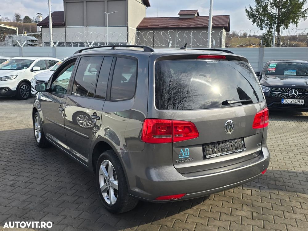Volkswagen Touran 1.6 TDI DSG Comfortline - 4