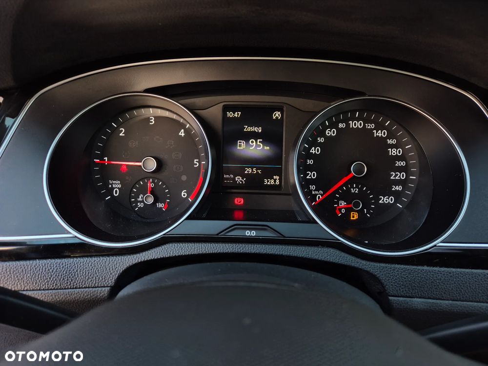 Volkswagen Passat 2.0 TDI SCR Comfortline - 8