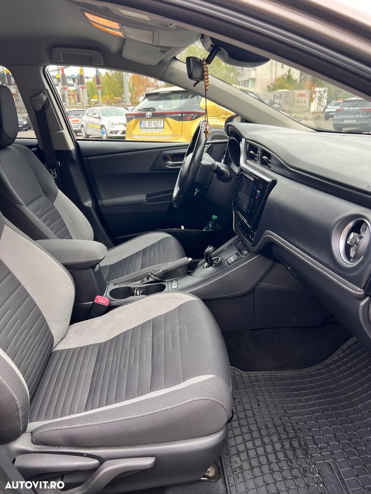 Toyota Auris - 10