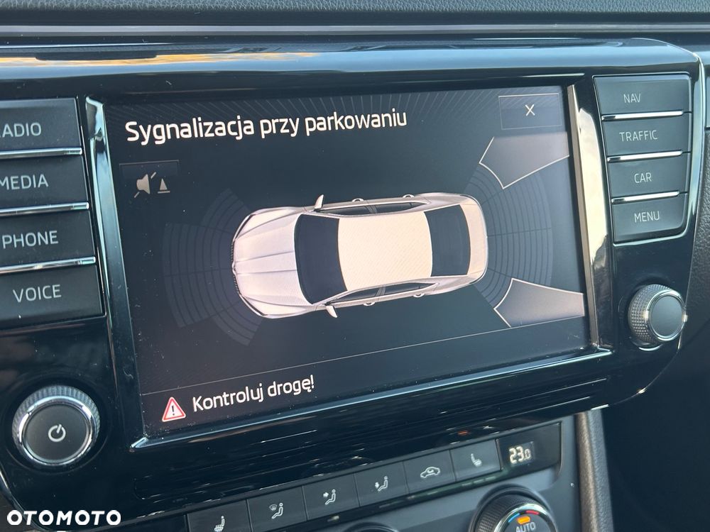 Skoda Superb 2.0 TDI L&K DSG - 27