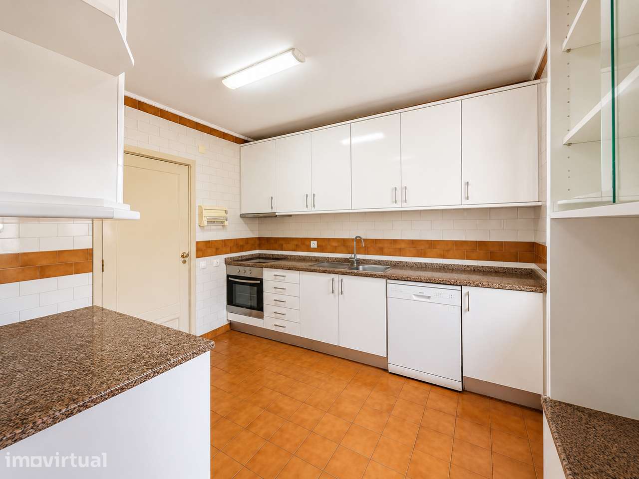 Arrendamento apartamento T3 com garagem na Rua São João Bosco, 231 - Grande imagem: 3/14