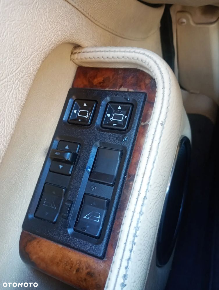 Jaguar XJ - 17