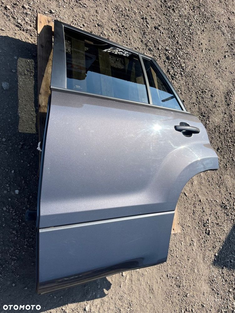 Drzwi lewy tyl lewe tylne szyba LIFT Suzuki Grand Vitara II 90umFe ZMA C28 - 10