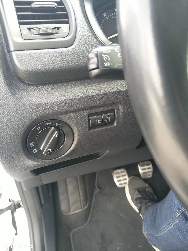 Skoda Fabia 1.2 TSI Monte Carlo - 17