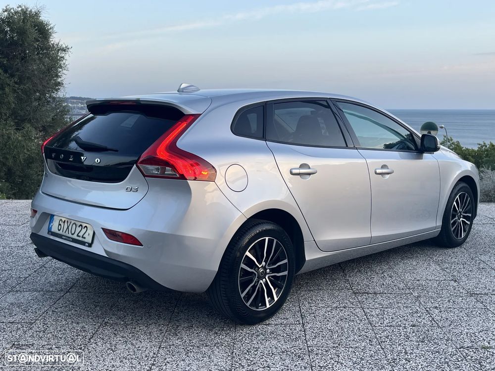 Volvo V40 2.0 D3 Momentum - 6