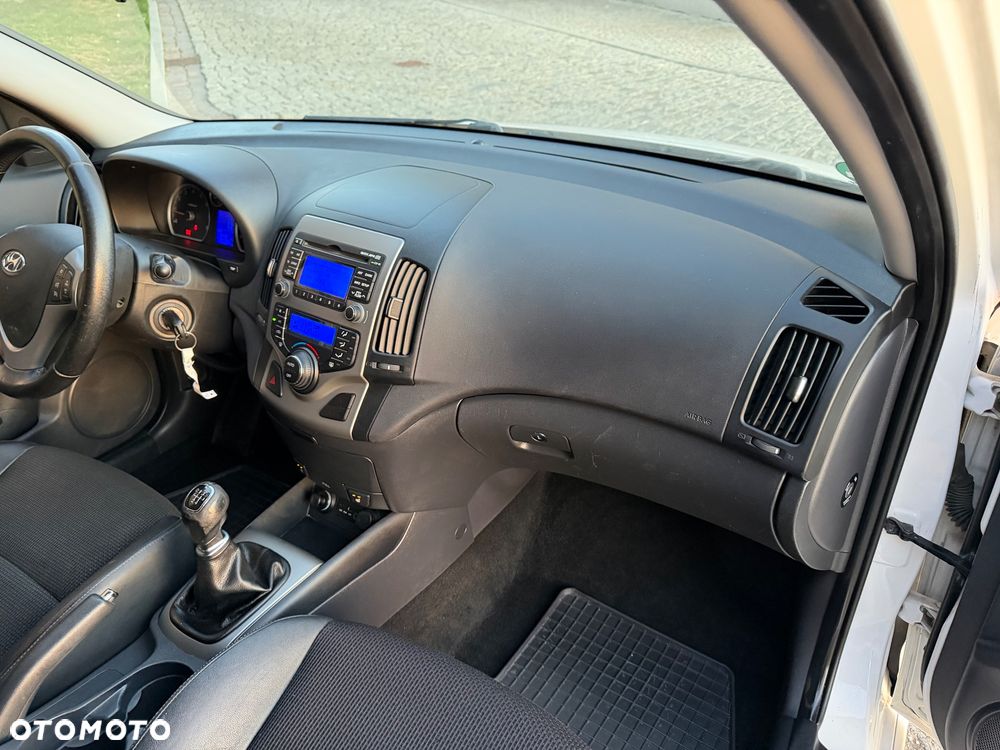 Hyundai i30 i30cw 1.4 Edition 20 - 13