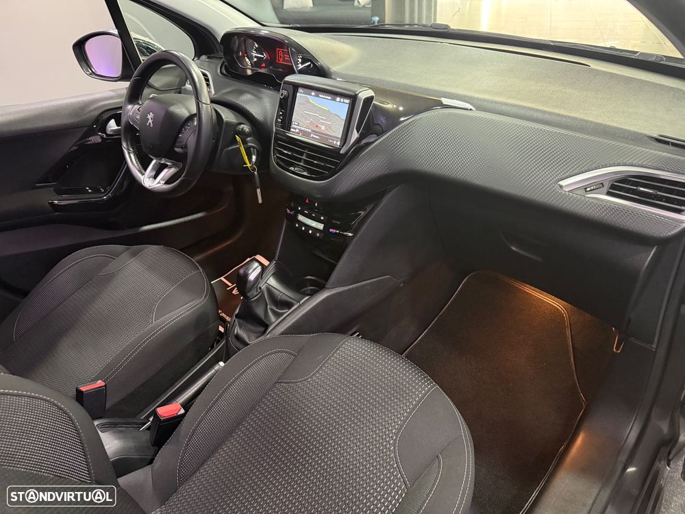 Peugeot 208 PureTech 82 Start & Stop Allure - 24