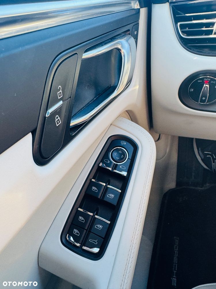 Porsche Macan T - 22