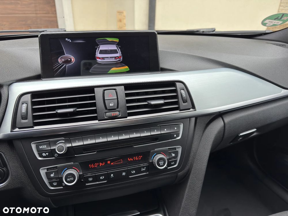 BMW Seria 3 318d Modern Line - 11