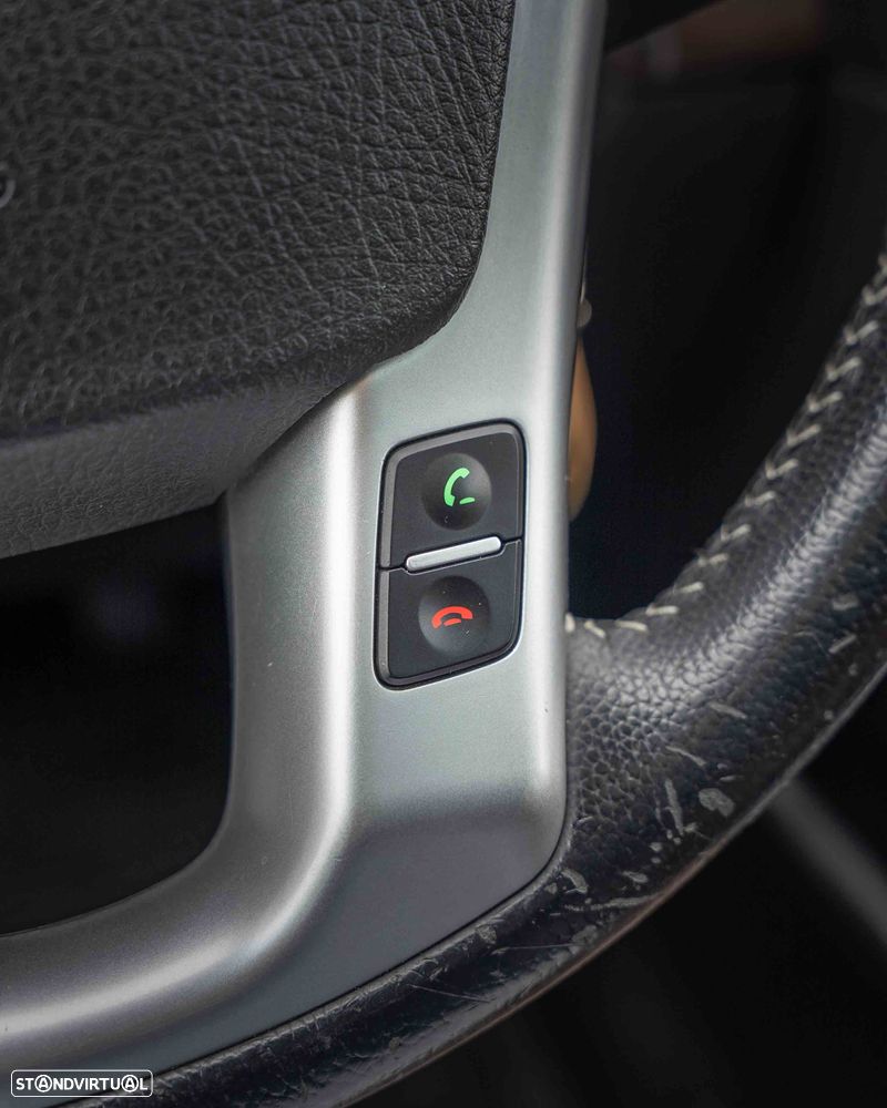 Kia Sorento 2.0 CRDi TX Tecto Panorâmico - 26