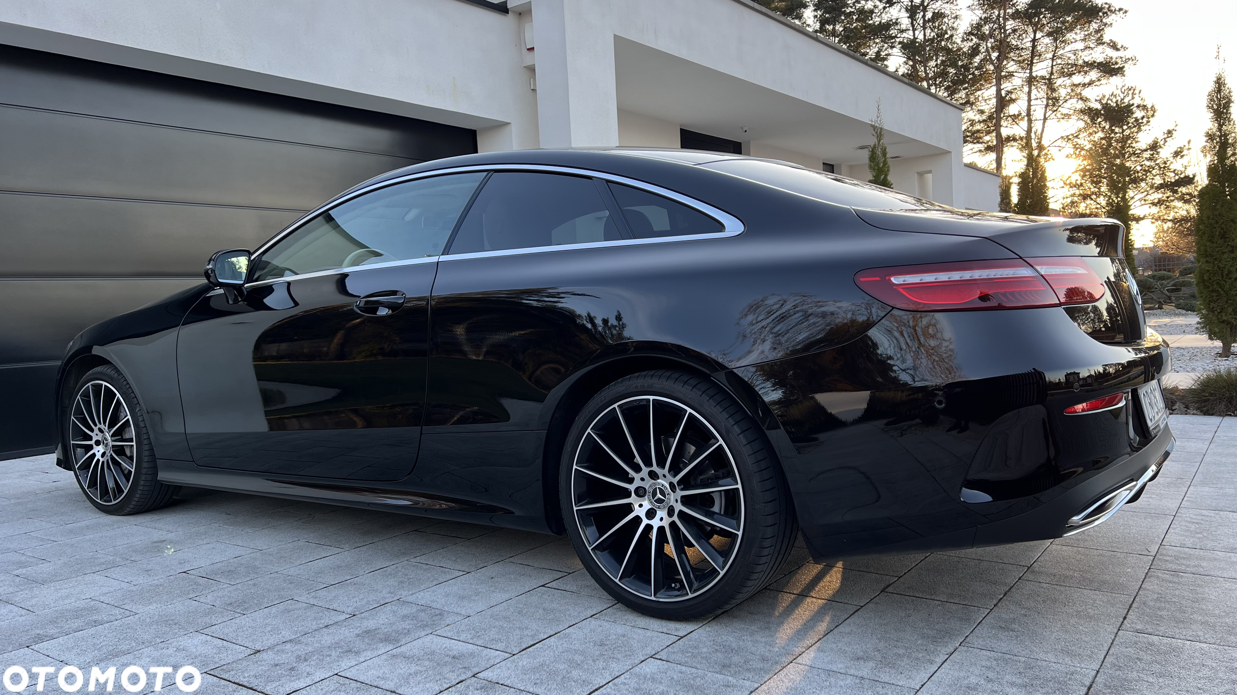 Mercedes-Benz Klasa E 300 Coupe 9G-TRONIC - 8