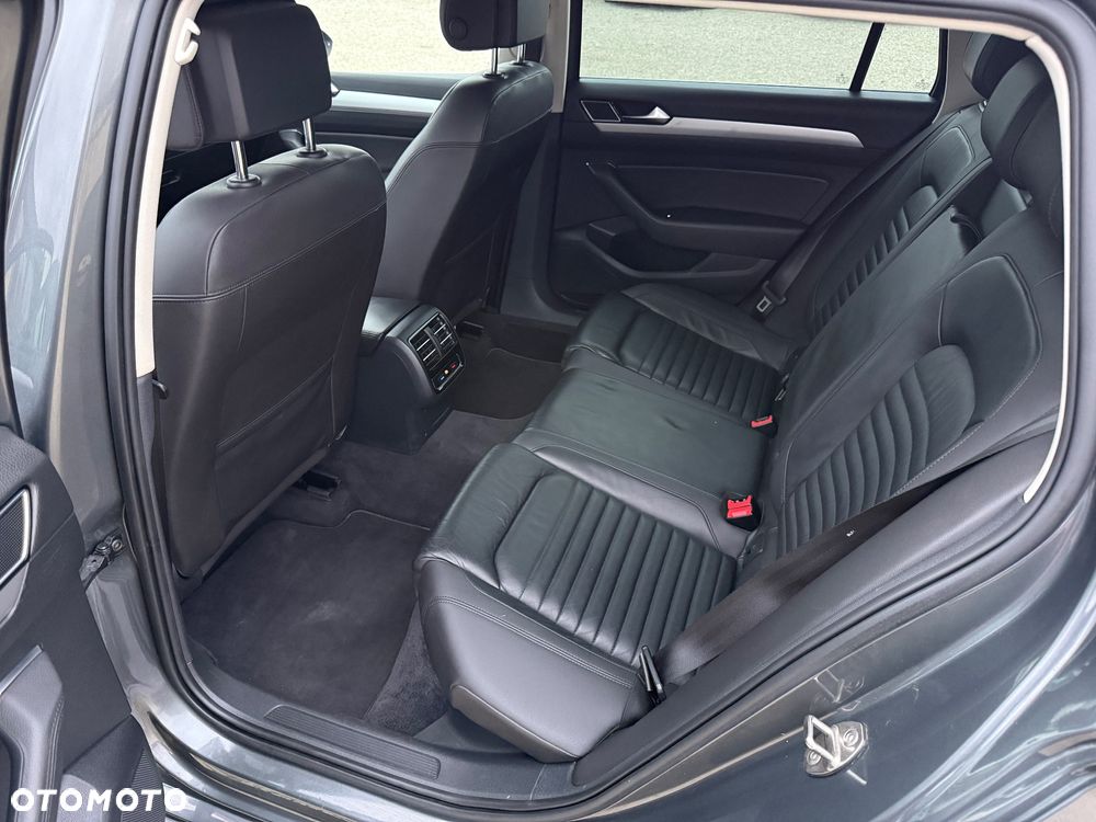 Volkswagen Passat 2.0 TDI (BlueMotion Technology) Highline - 39