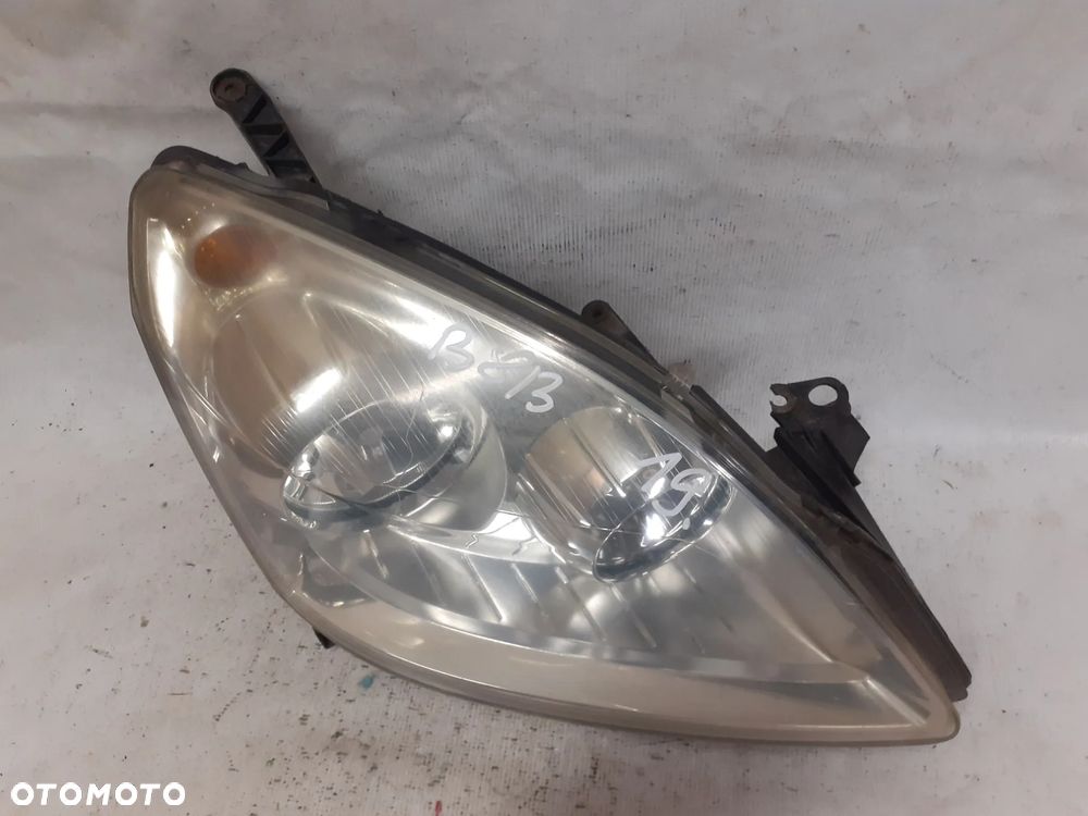 .  PRZOD PRZEDNIA LAMPA PRAWA OPEL ZAFIRA B - 2