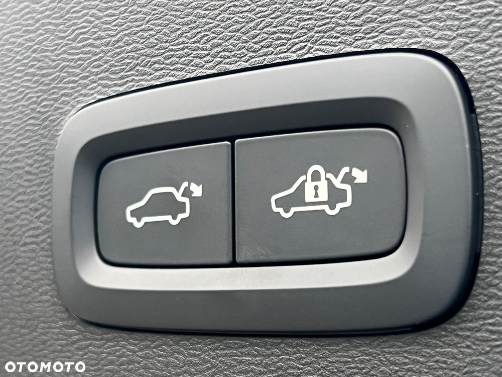 Volvo XC 40 B4 AWD Ultimate Dark - 29