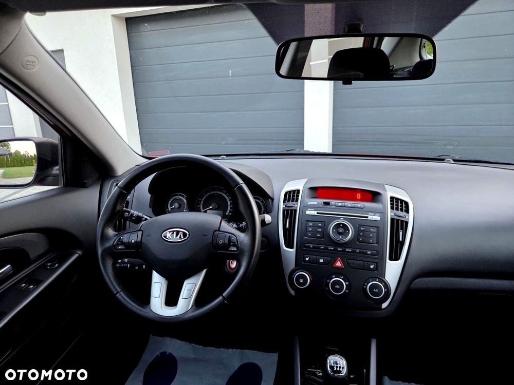 Kia Ceed - 22