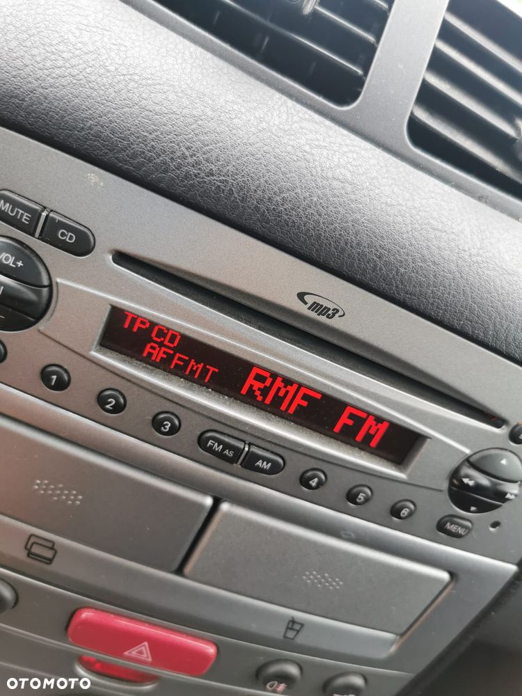 Alfa Romeo 147 1.9 JTDM 8V - 3