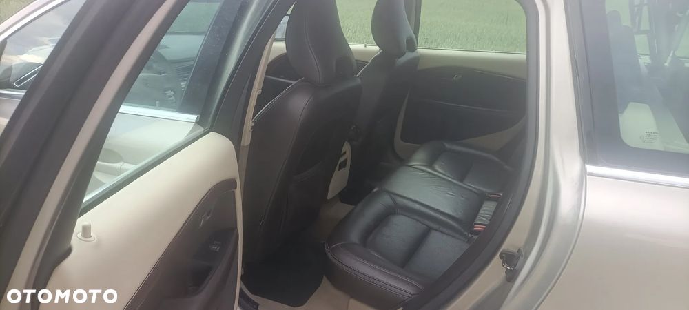 Volvo XC 70 - 12