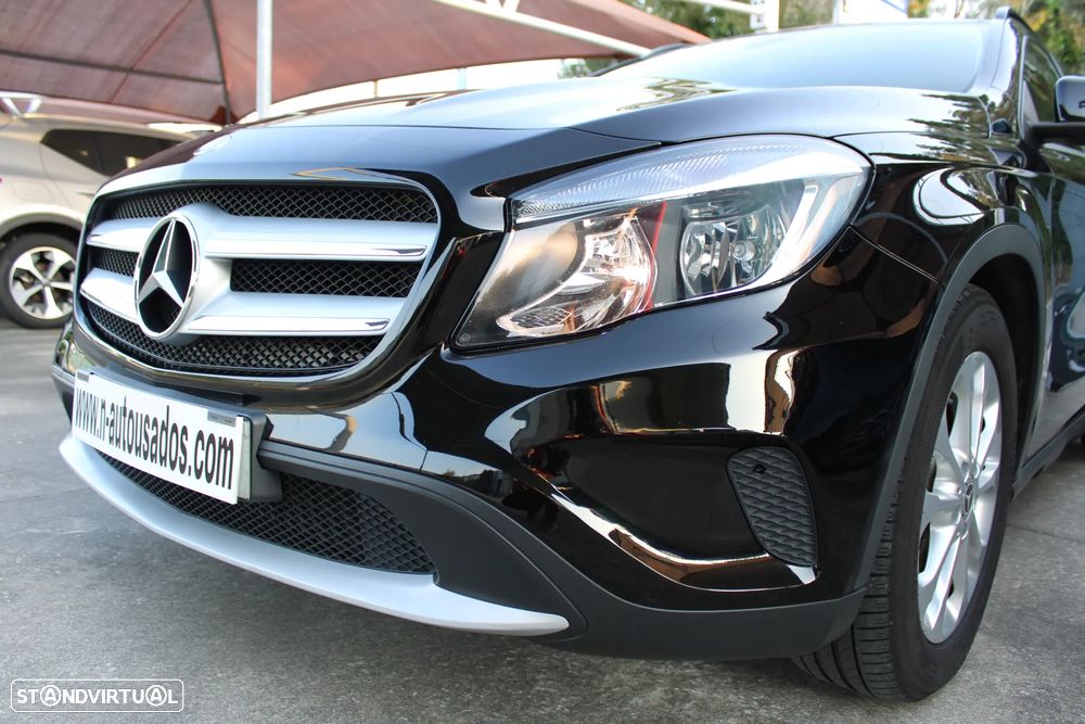 Mercedes-Benz GLA 180 d 7G-DCT Urban - 4