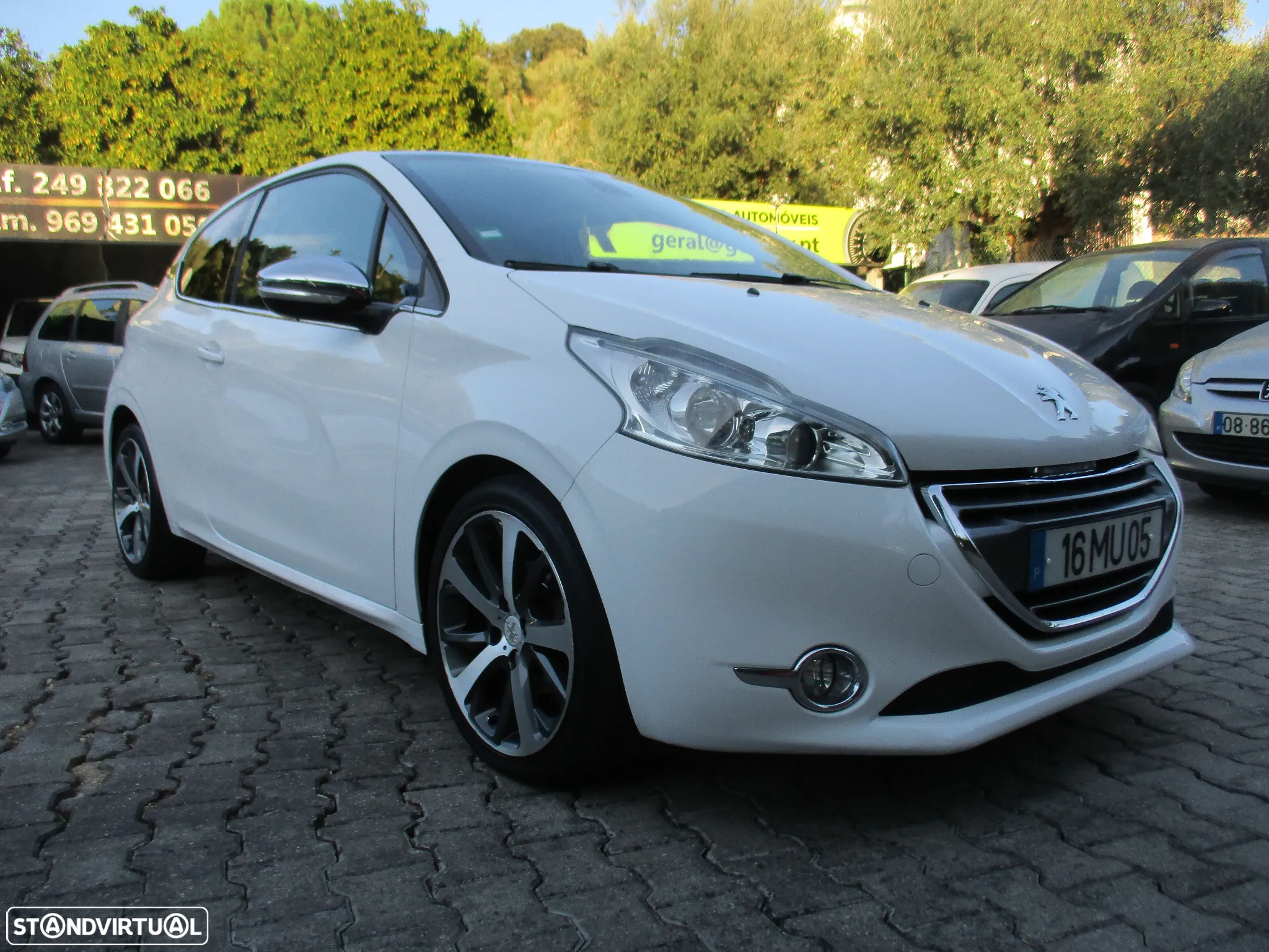 Peugeot 208 1.6 e-HDi Allure - 2