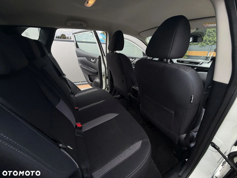 Nissan Qashqai 1.6 DCi N-Connecta - 17