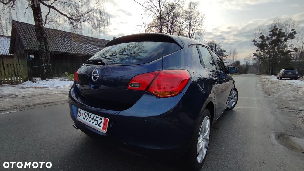 Opel Astra 1.4 Turbo 150 Jahre - 29