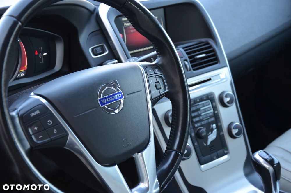 Volvo XC 60 D3 Drive-E Ocean Race - 27