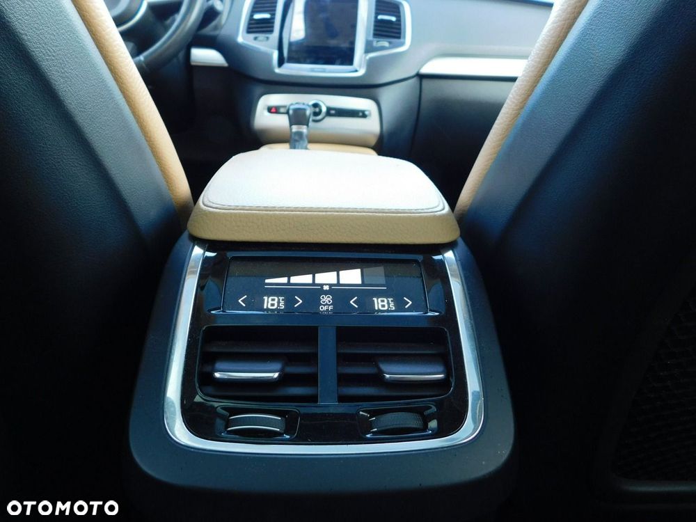 Volvo XC 90 T6 AWD Momentum 7os - 11