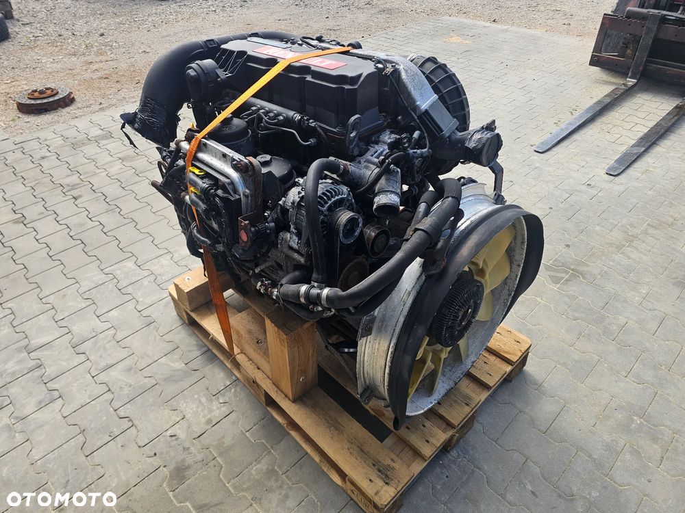 SILNIK KOMPLETNY DXI5 4,8L 215 KM 158 KW - 4