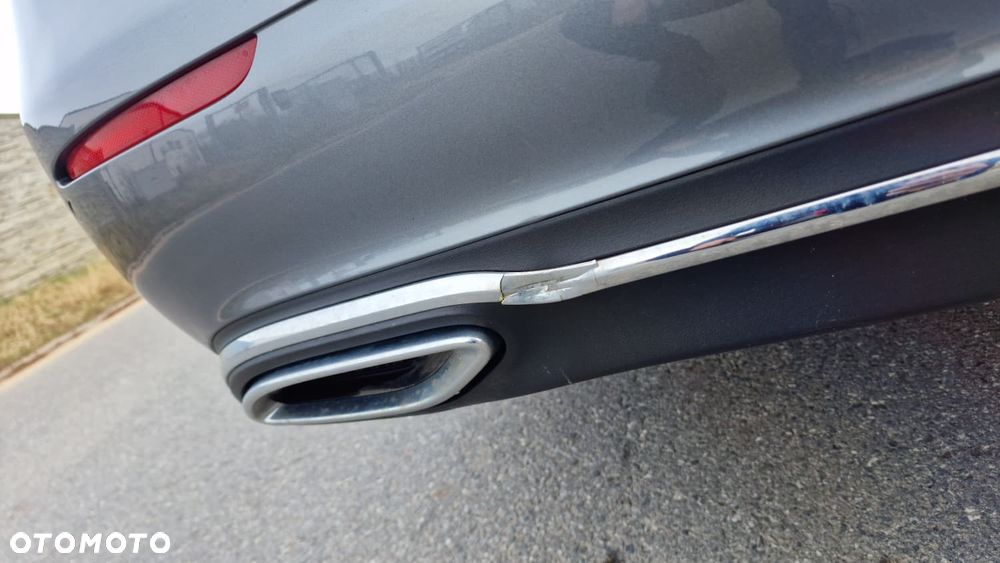 Mercedes-Benz Klasa E 200 d 9G-TRONIC - 19