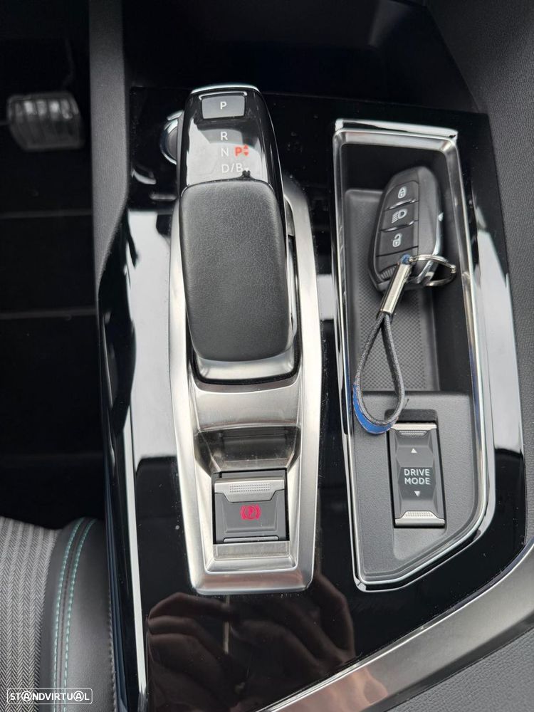 Peugeot 3008 1.6 Hybrid Allure e-EAT8 - 23