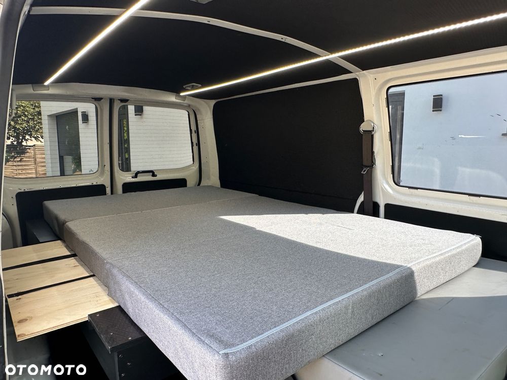 Volkswagen Transporter - 33