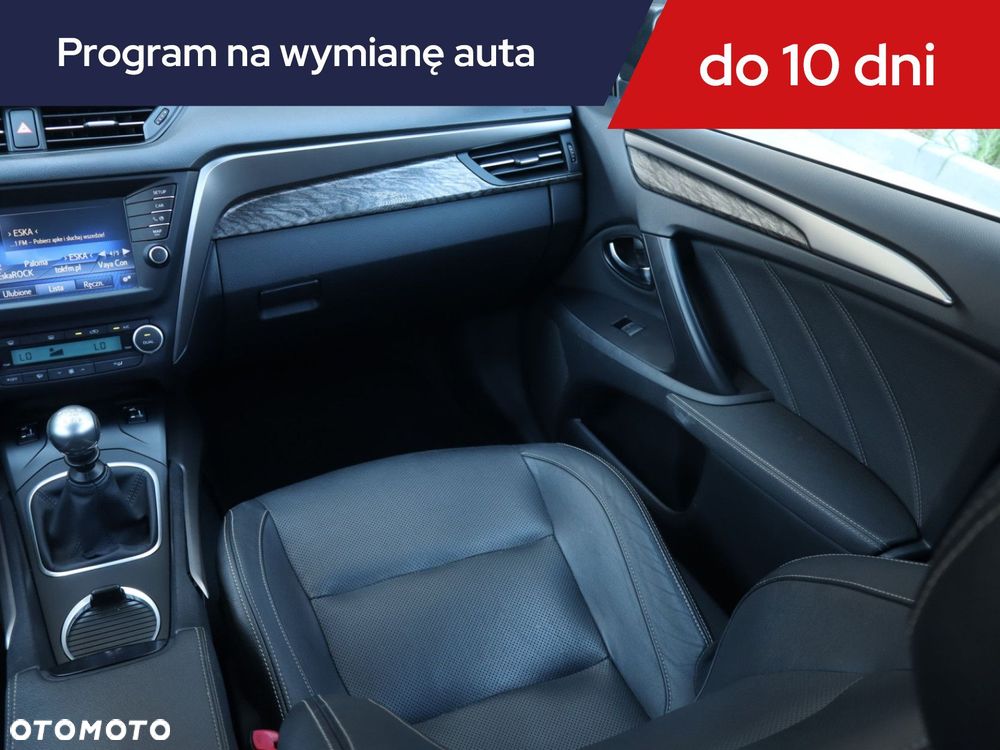 Toyota Avensis - 10