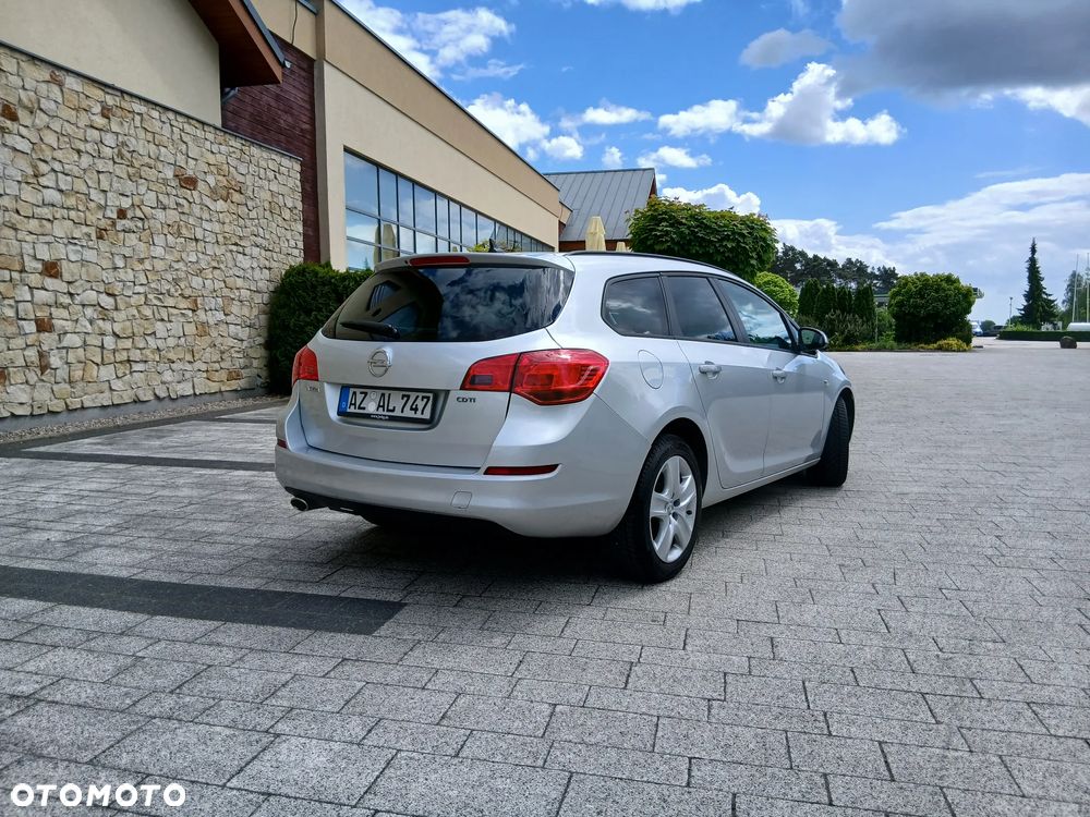 Opel Astra 2.0 CDTI DPF Cosmo - 4