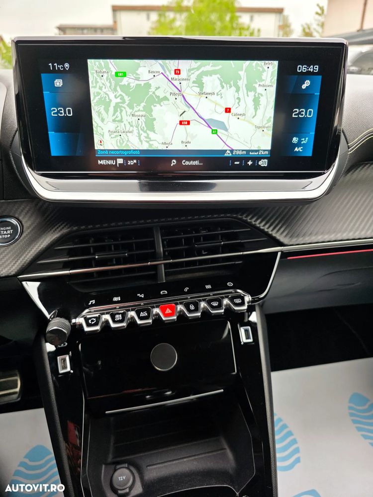 Peugeot 2008 PureTech 155 EAT8 GT - 25