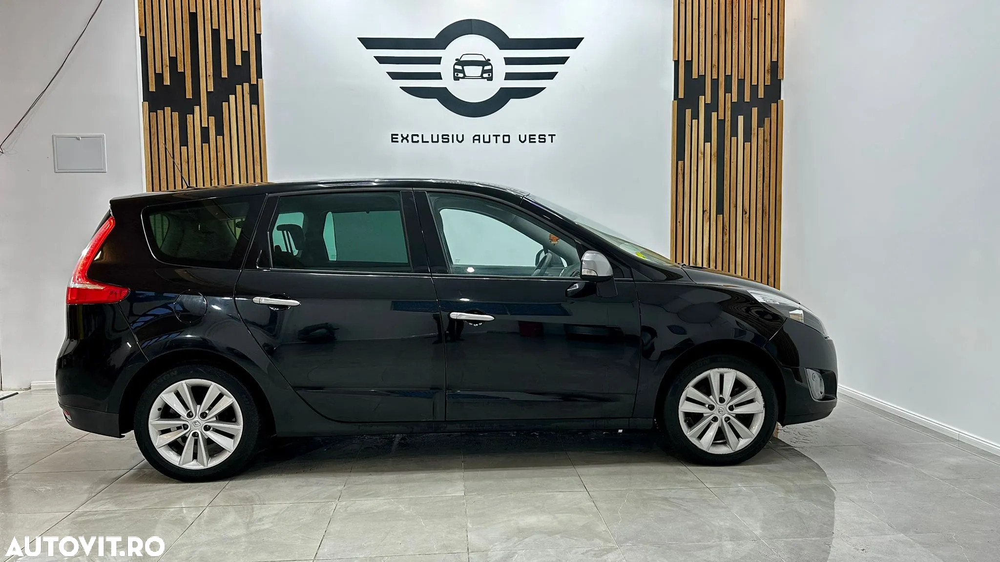 Renault Grand Scenic - 10