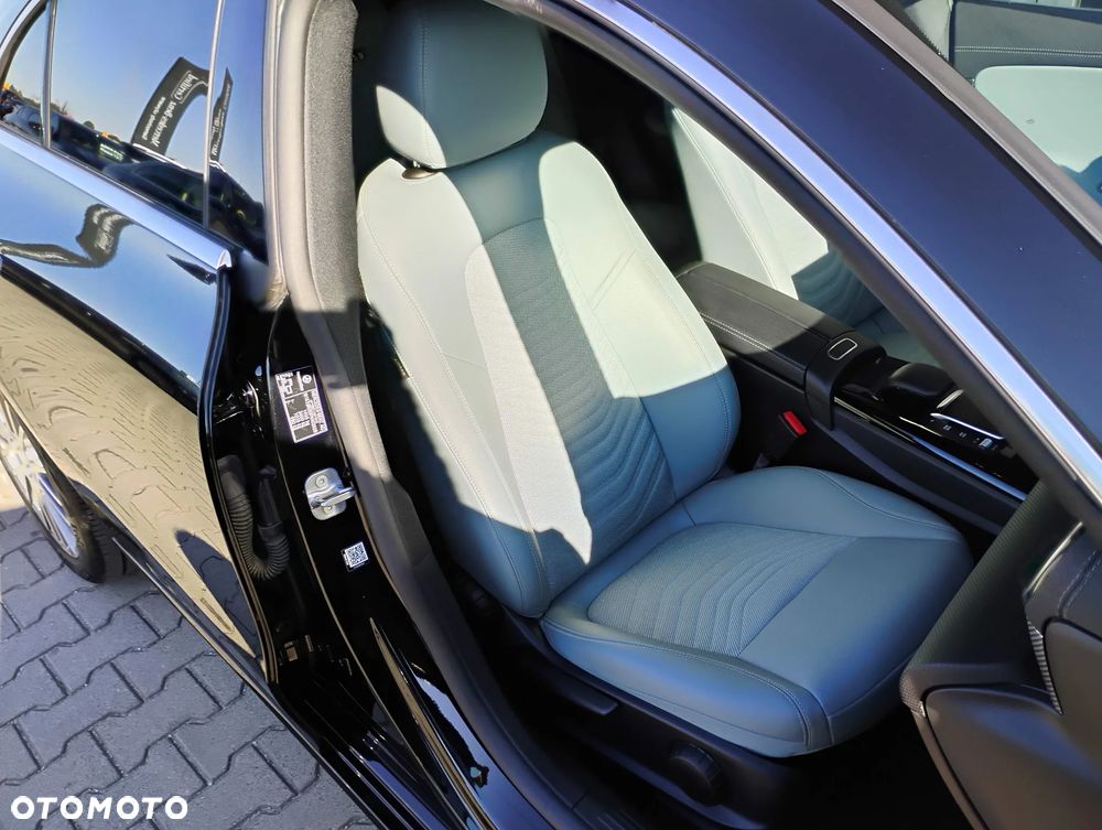 Mercedes-Benz CLA 180 Progressive 7G-DCT - 16