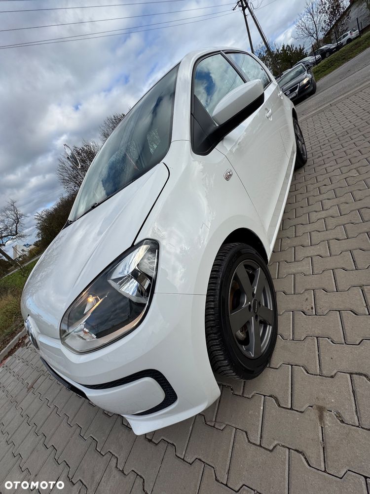 Volkswagen up! 1.0 high EU6 - 23