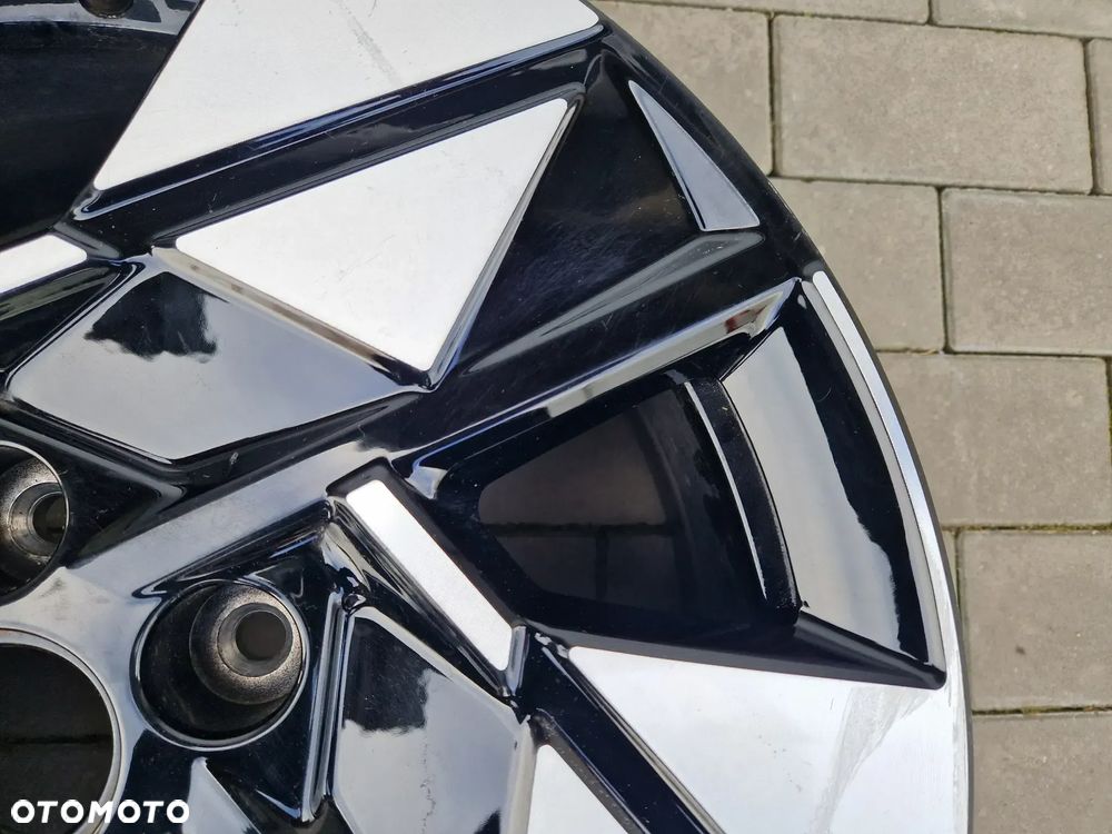 FELGA HYUNDAI KONA II 7Jx18H2 ET50 5X114,3 - 3