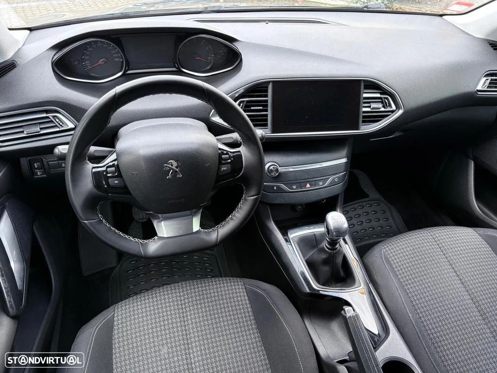 Peugeot 308 SW 1.2 PureTech Style - 28