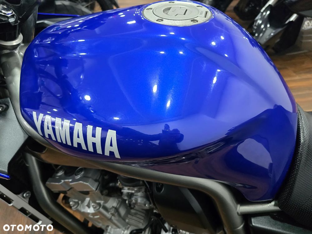 Yamaha FZS - 21