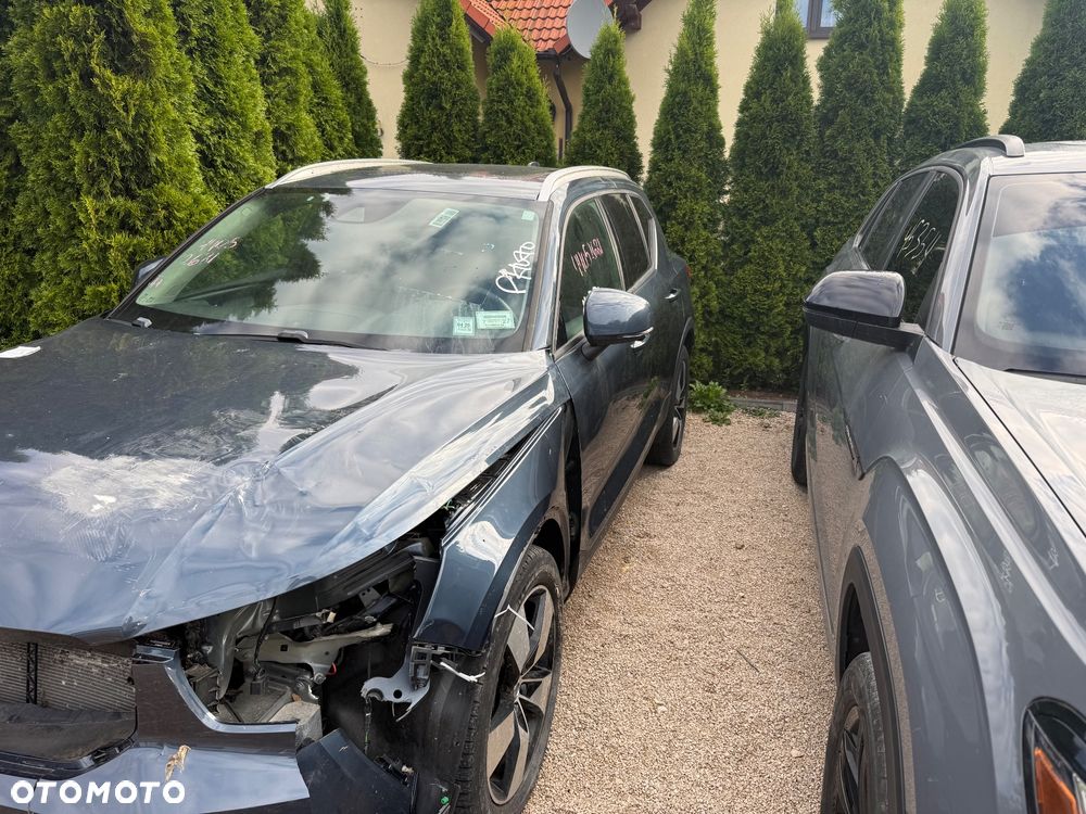 Volvo XC 40 T5 AWD Momentum - 3