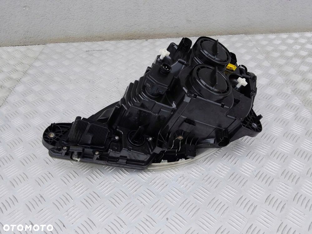 RELFEKTOR LAMPA PRAWA DAF CF XF EURO 6 - 4