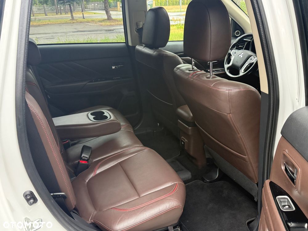Mitsubishi Outlander 2.0 Instyle + 4WD CVT - 6